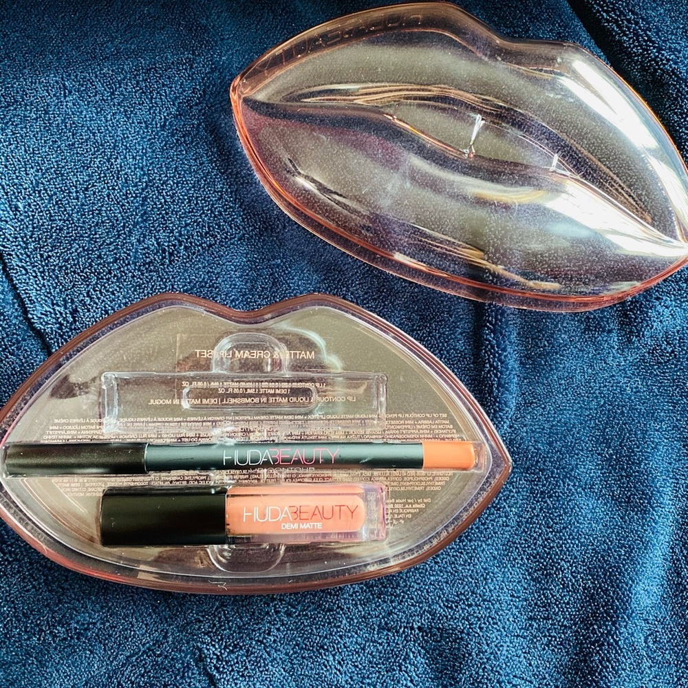 huda beauty “matte & cream lip set”